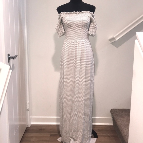 Lilyful Dresses & Skirts - Maxi Dress 🌸